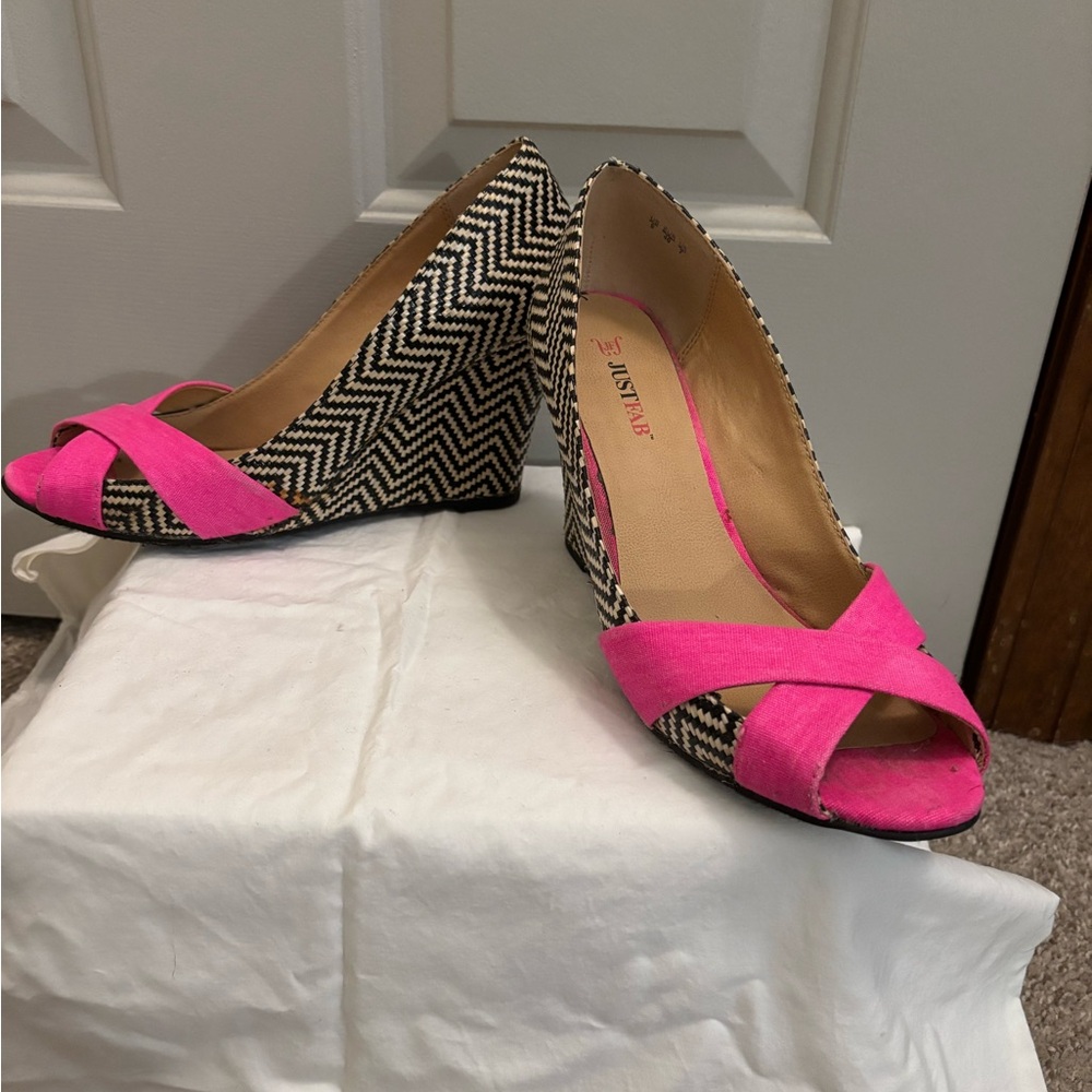📦Bundle for $5! Just Fab peep toe wedge sandals black cream hot pink size 9.5 - Picture 5 of 5